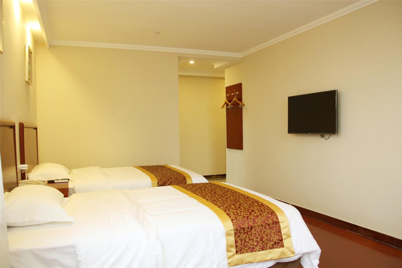 Greentree Alliance Shanghai Chongming Bayi Road Walking Street Hotel Exterior photo