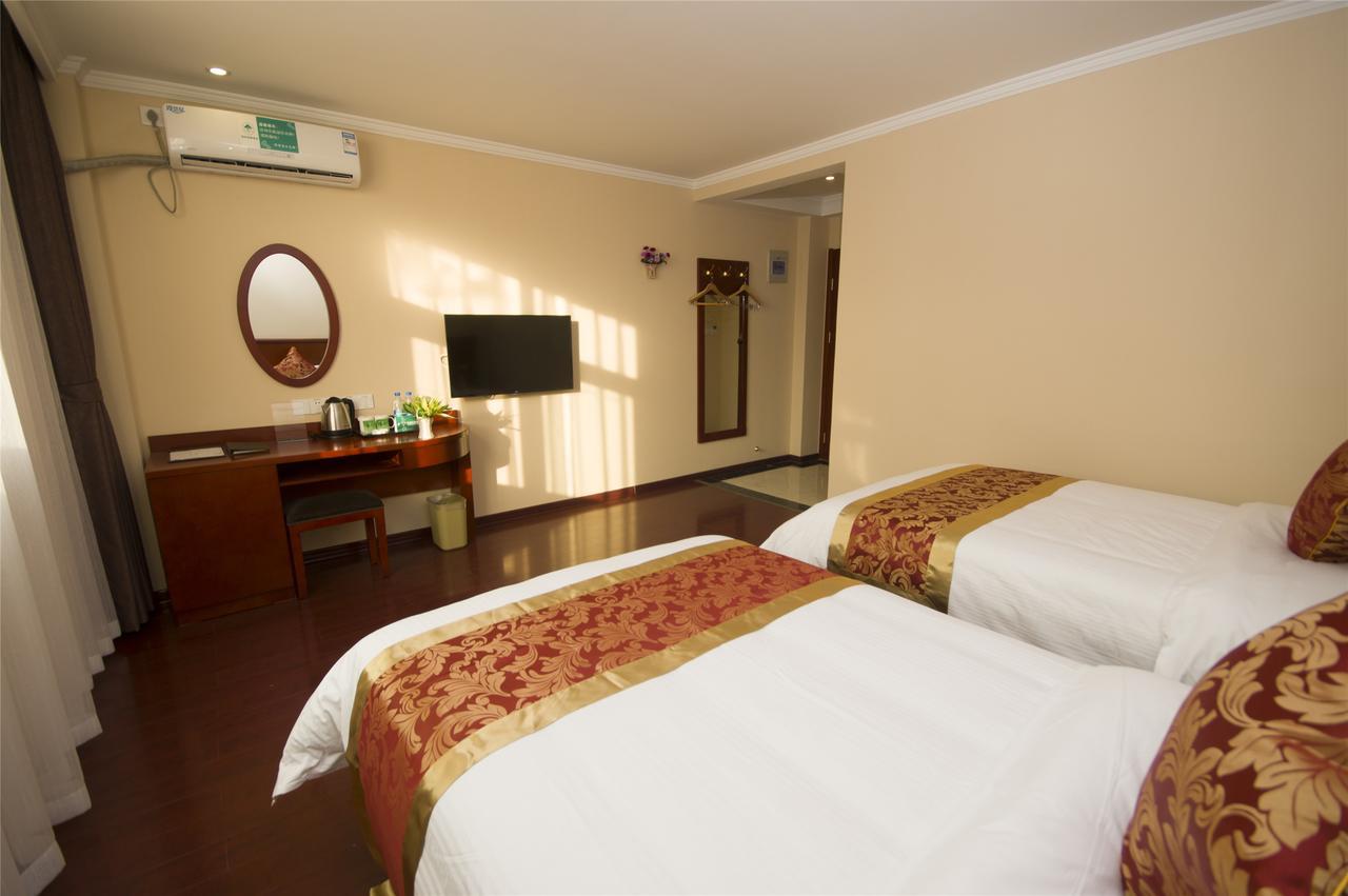 Greentree Alliance Shanghai Chongming Bayi Road Walking Street Hotel Exterior photo