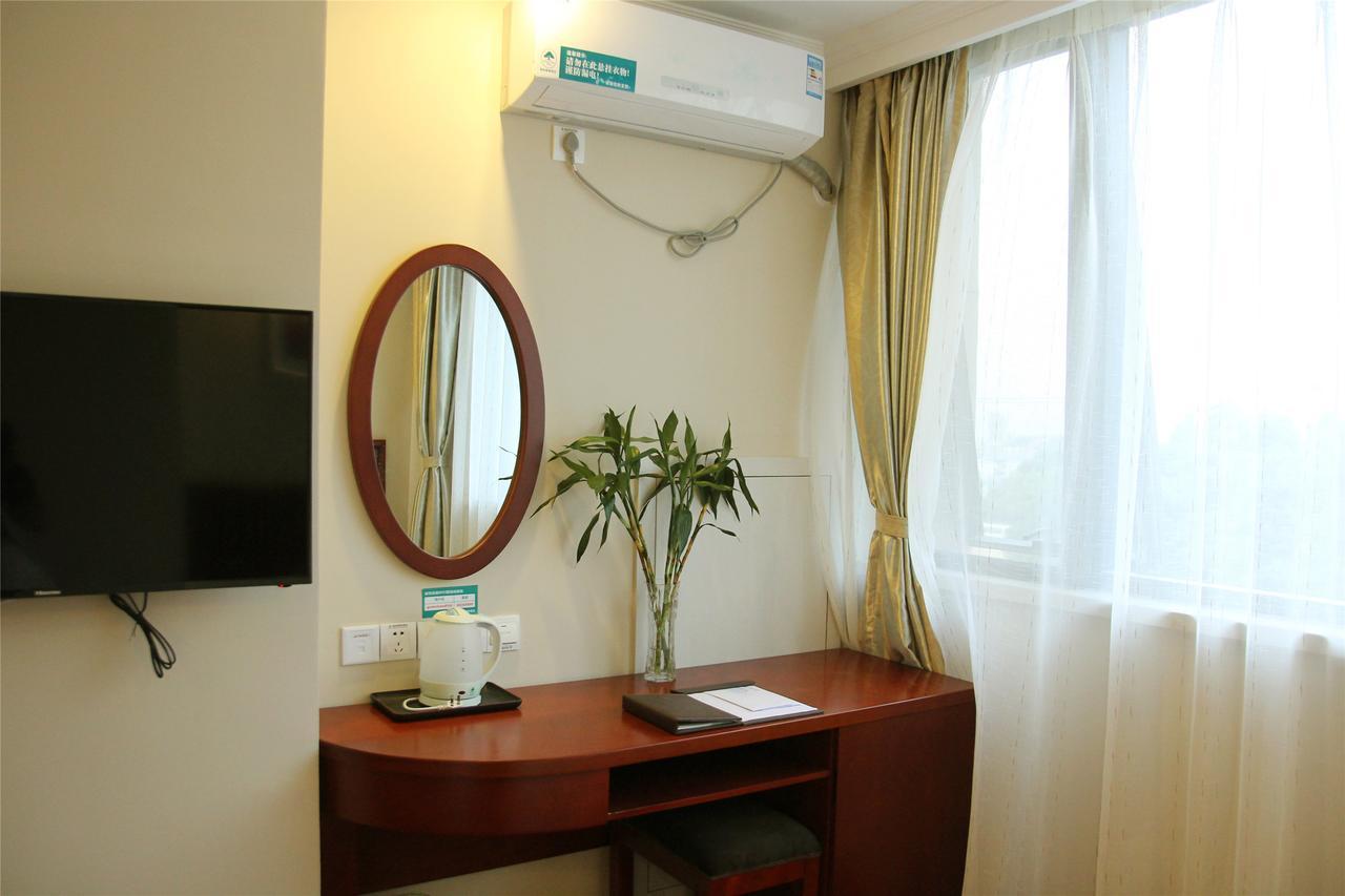 Greentree Alliance Shanghai Chongming Bayi Road Walking Street Hotel Exterior photo