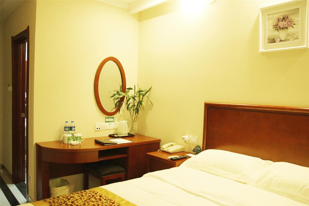 Greentree Alliance Shanghai Chongming Bayi Road Walking Street Hotel Exterior photo